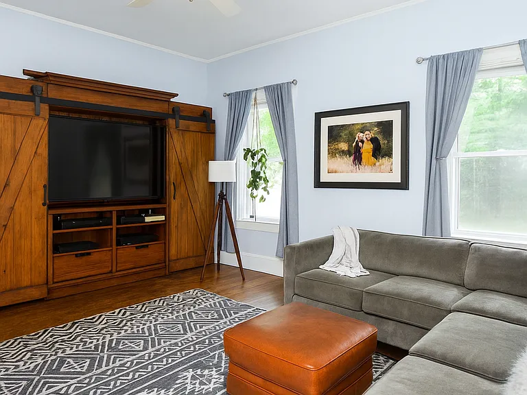 192 Main St #1 — Photo 2