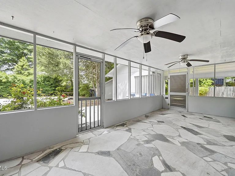 808 Chippendale Rd — Photo 26