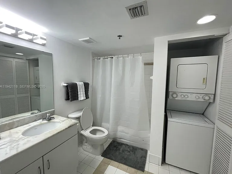 1200 Brickell Bay Dr #31004 — Photo 5