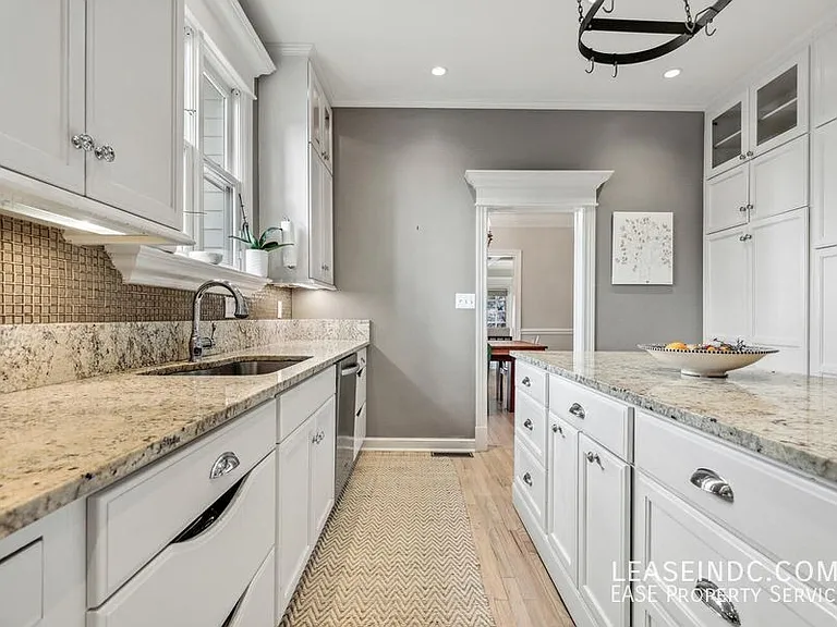 4927 Eskridge Ter NW — Photo 13