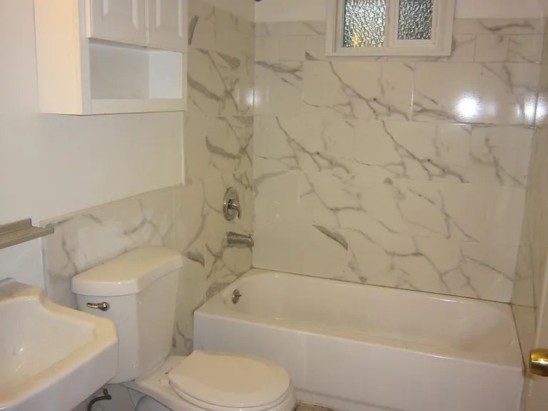 Bathroom Main Floor