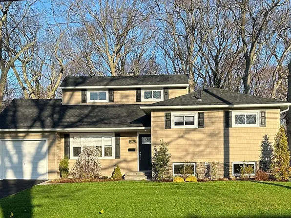 1336 Lakeshore Dr, Massapequa Park, NY 11762