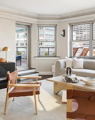 Sold by Compass | media 18