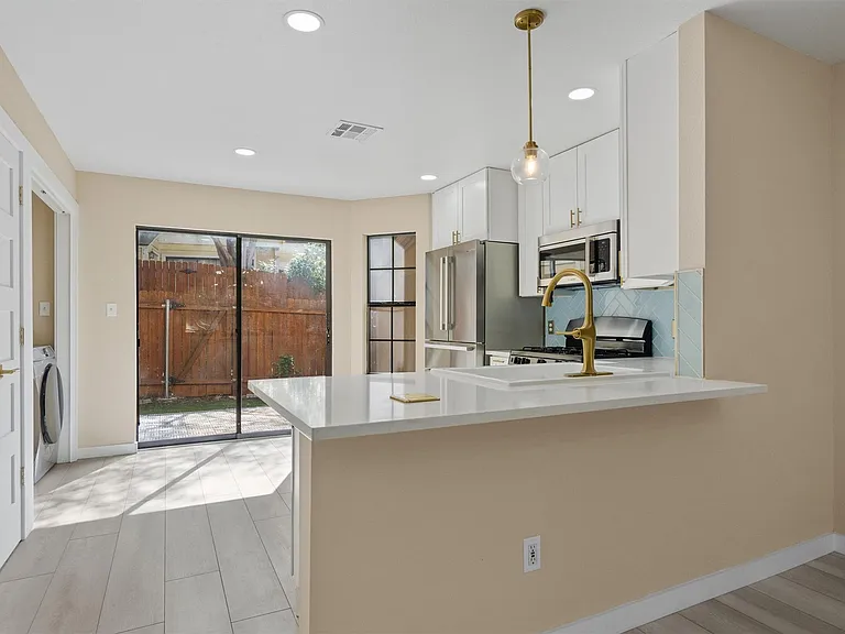 11901 Swearingen Dr #105 — Photo 1