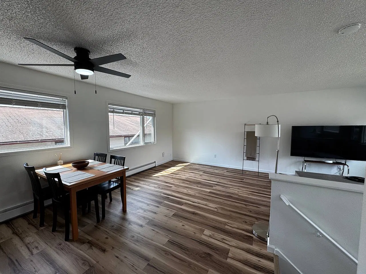 2 bed, 1.5 bath, 1200 sqft, $2,700 — Photo 4