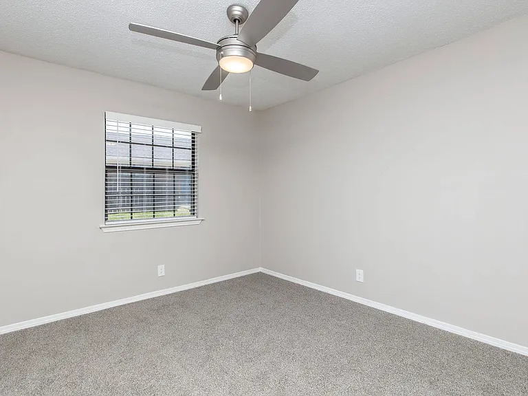 Summerfield Apartments — Photo 16