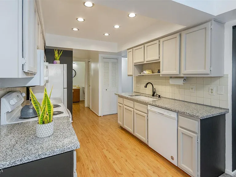 32 Meadow Wood Dr — Photo 5