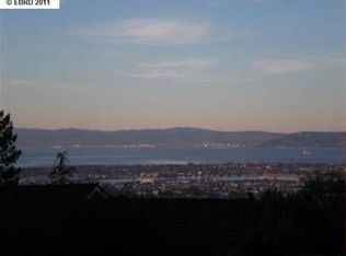 6114 Estates Dr, Oakland, CA 94611