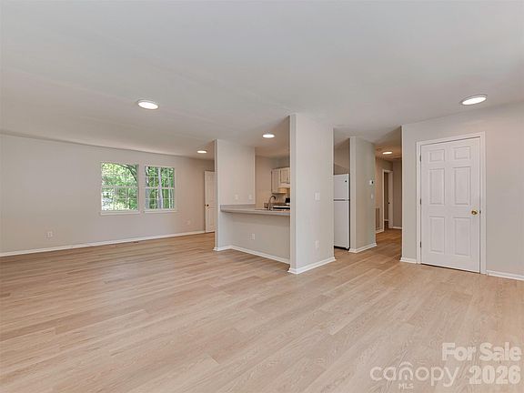 5th image of 702 Selma Burke Ln