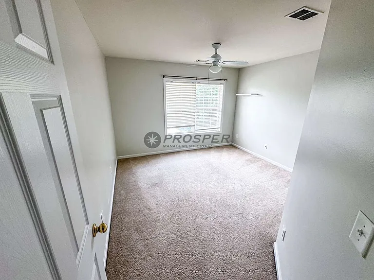 4 Bellflower Ct — Photo 23