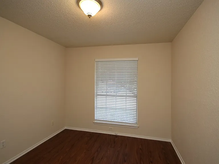 7017 Crosswood Dr — Photo 16