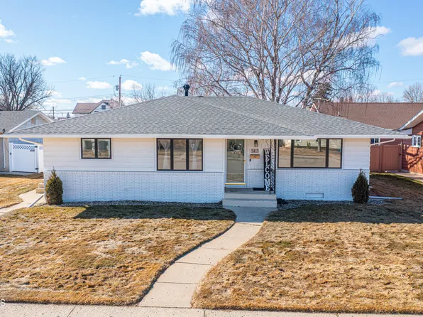 1413 1st Ave E, Williston, ND 58801