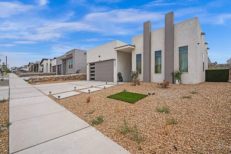 4 bed, 1742 sqft, $2,100 — Photo 3