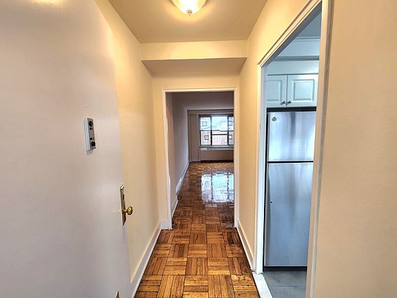 2nd image of 67-15 190th Ln #2