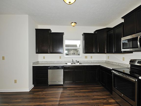 4th image of 893 Burntwood Way