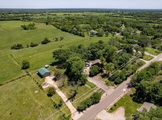 6040 NW Green Hills Rd, Topeka, KS 66618