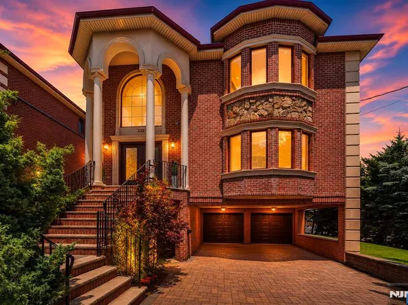 335 Riverdale Dr, Fort Lee, NJ 07024