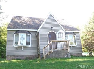 2464 Division St, Marquette, MI 49855