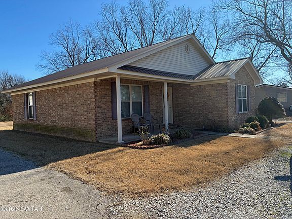 5th image of 482 Main St