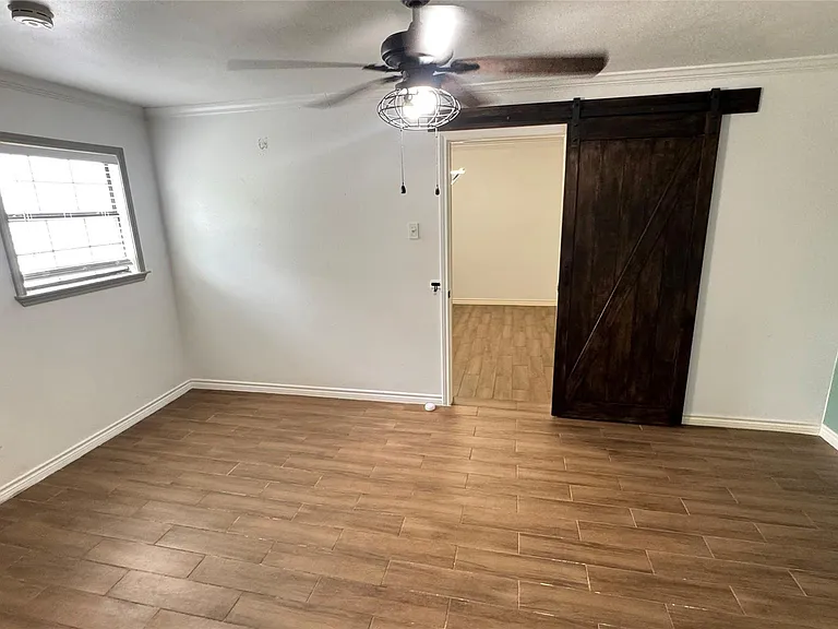 221 Hyta St — Photo 26