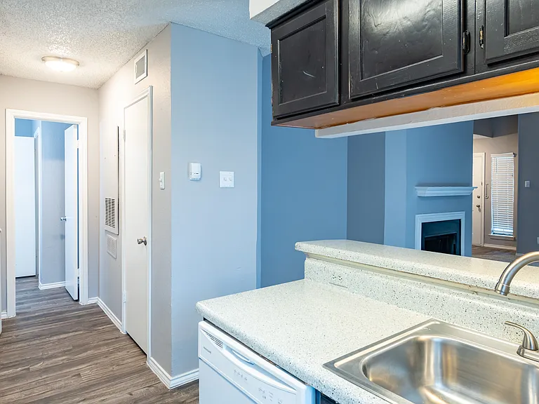 La Prada Place Apartments — Photo 49