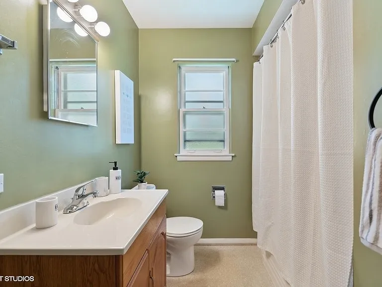 805 N Mitchell Ave — Photo 8