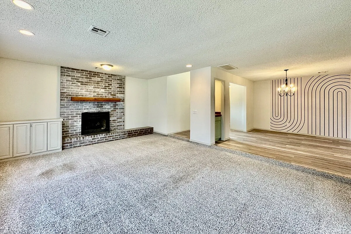 3 bed, 2.0 bath, 1631 sqft, $1,745 — Photo 4