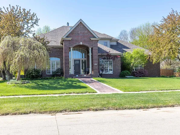 324 Regency Ct, South Sioux City, NE 68776