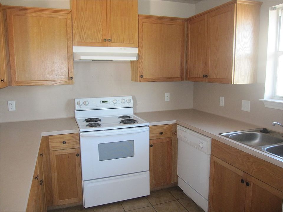 2nd image of 3768 Oldenburg Ln