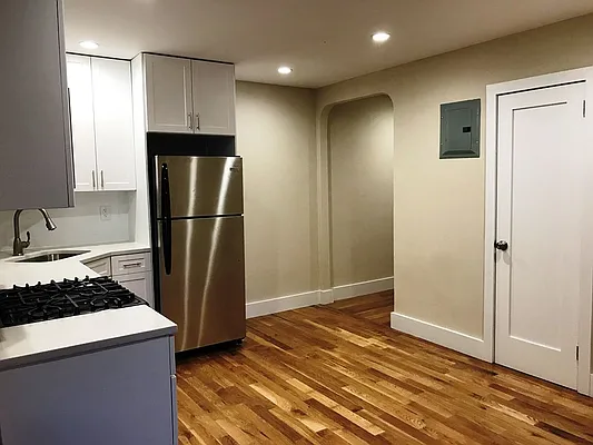 Rented by Prime Realty | media 16