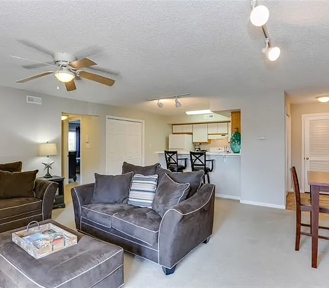 2 bed, 1204 sqft, $2,695 — Photo 4