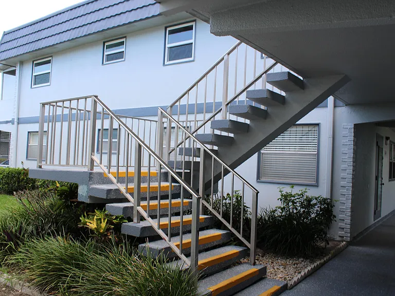 520 Brittany Ave E #K — Photo 8