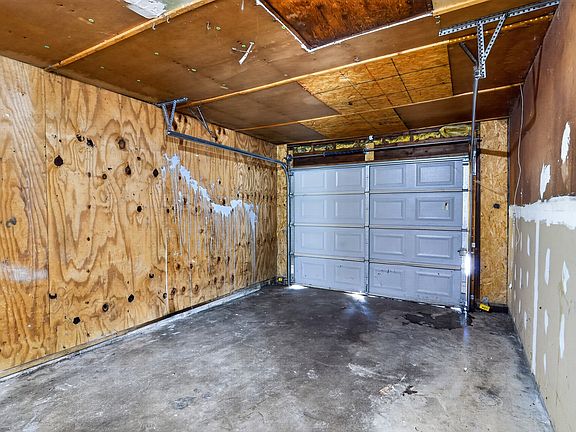 4th image of 3903 Marseille Rd