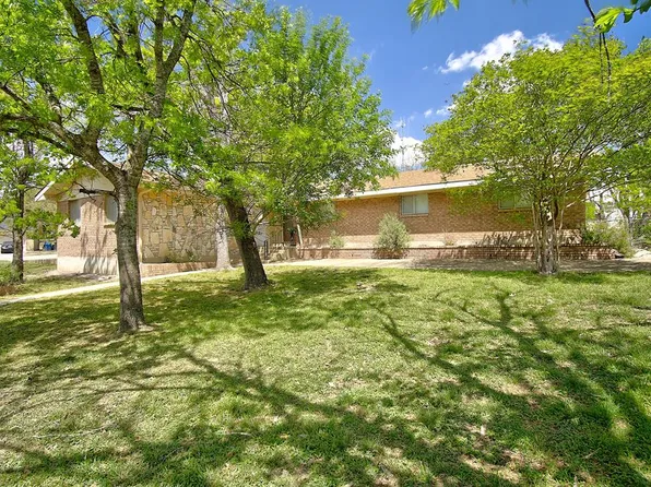 1900 Michelle Dr, Kerrville, TX 78028