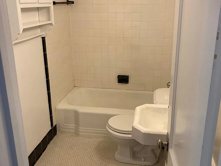 836 E College Ave — Photo 15