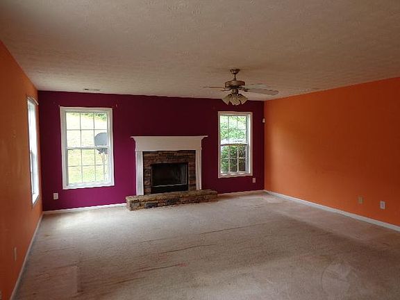 3rd image of 1376 River Club Dr NE