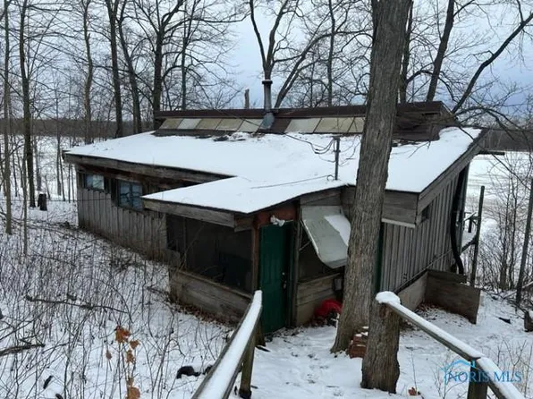 20420 W River Rd, Grand Rapids, OH 43522