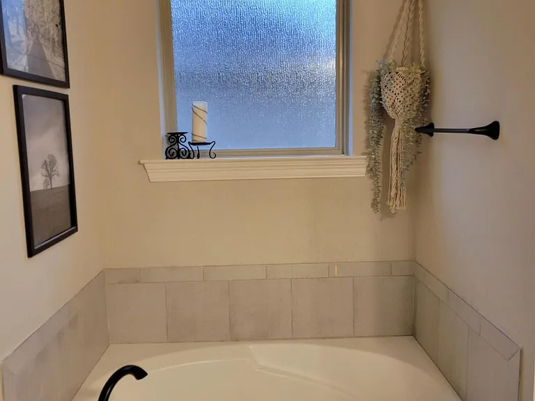 10165 Patrick Dr — Photo 25