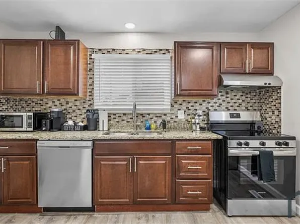 4772 Harding St, Dearborn Heights, MI 48125