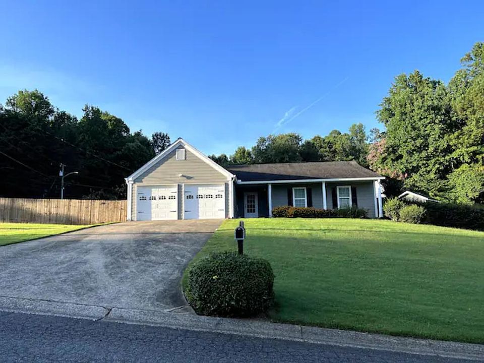 1st image of 607 Bluff Dr