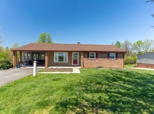 4387 Roark Mill Rd, Hurt, VA 24563