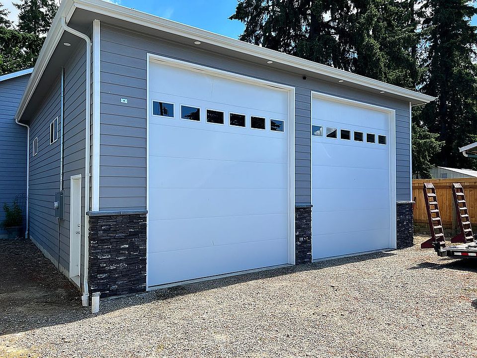 2nd image of 1419 126th St SE