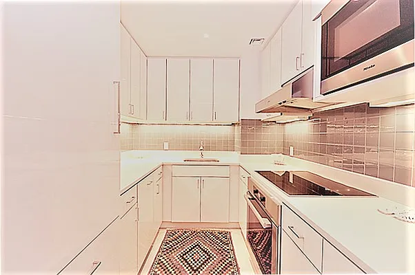 Rented by Domus Realty | media 18