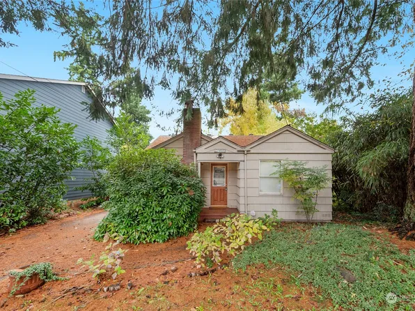 14042 Wayne Place N, Seattle, WA 98133