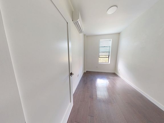 5th image of 632 Willoughby Ave #3
