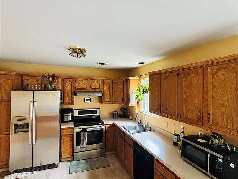 2802 Northampton St — Photo 5