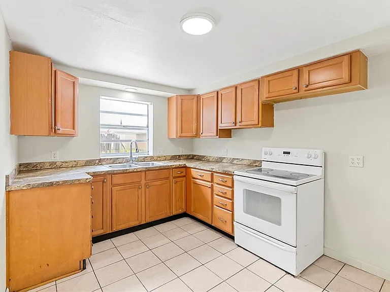 2788 41st Ave N #A-B — Photo 22