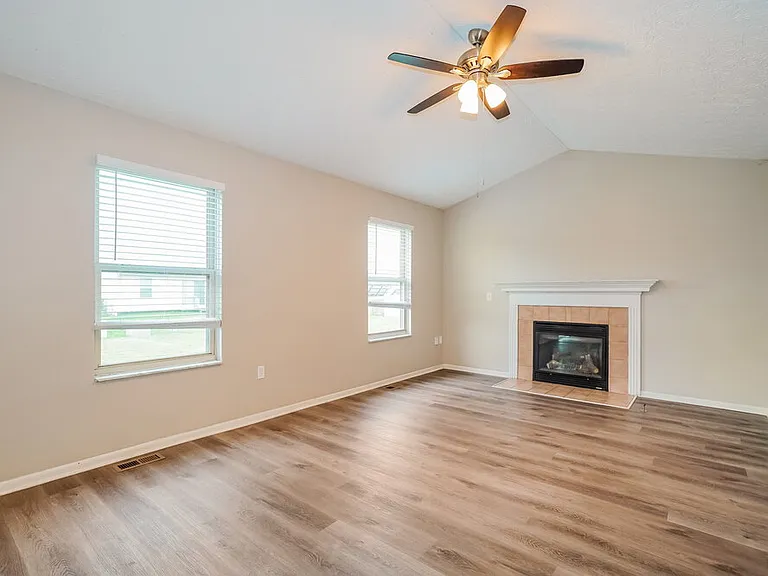 4299 Shady Meadows Dr — Photo 10
