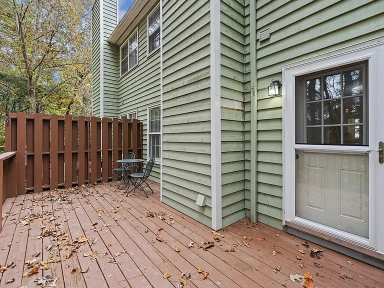 126 Shady Spring Pl — Photo 12