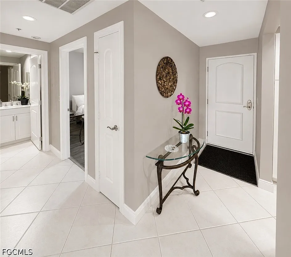 2 bed, 2.0 bath, 1114 sqft, $1,850 — Photo 4